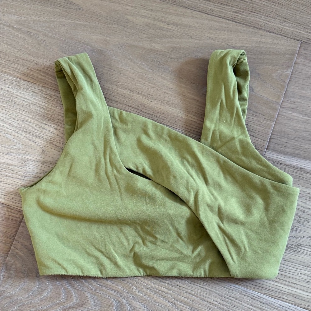 Lululemon Nulu Cross Front Bra